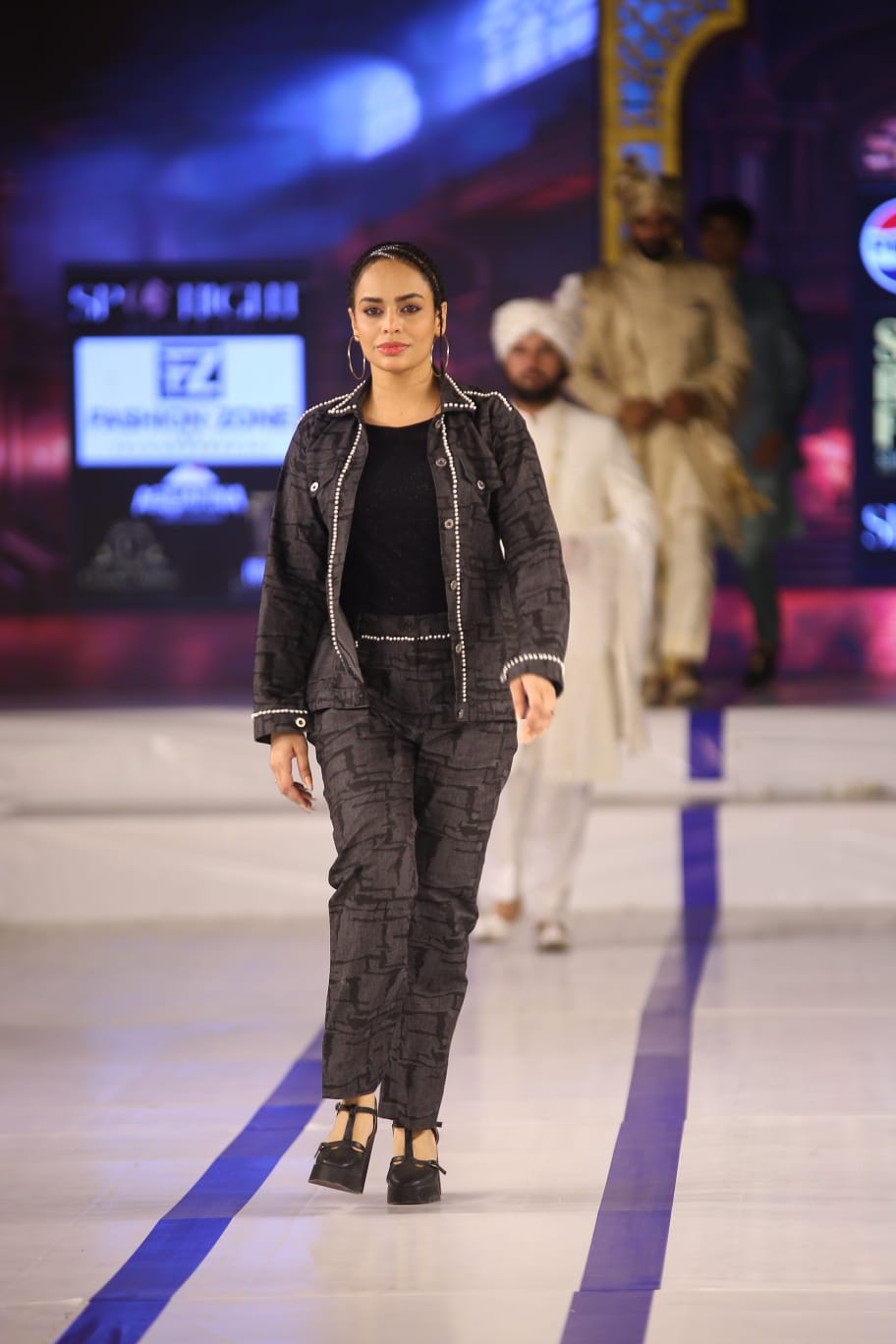LADIES SUIT